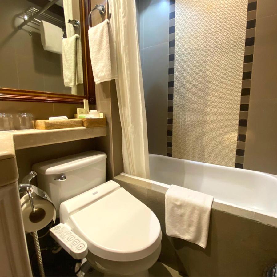 Herald Suites Makati City Dış mekan fotoğraf
