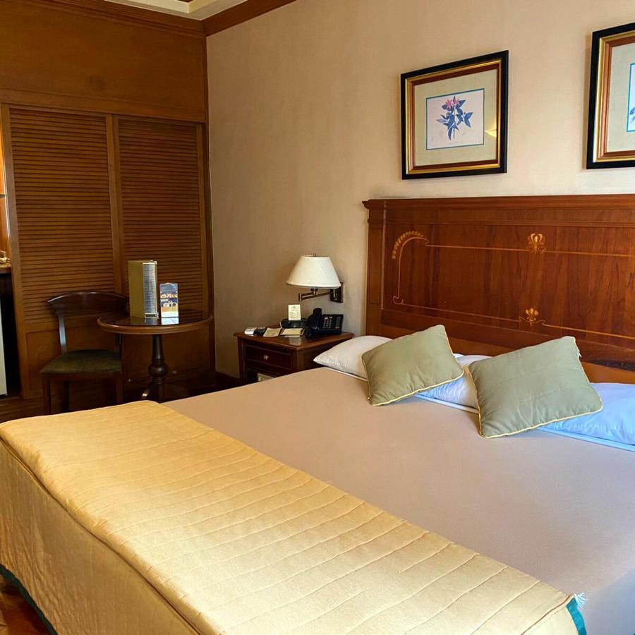 Herald Suites Makati City Dış mekan fotoğraf