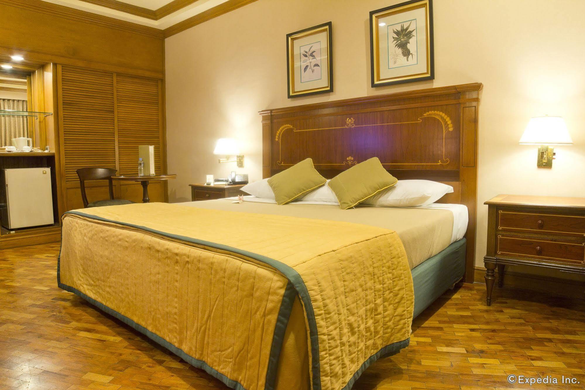 Herald Suites Makati City Dış mekan fotoğraf
